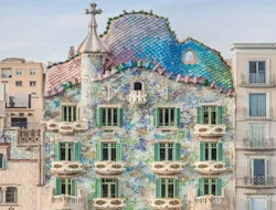 Park Güell, Sagrada Familia & Casa Batlló: Fast Track + Guided Tour